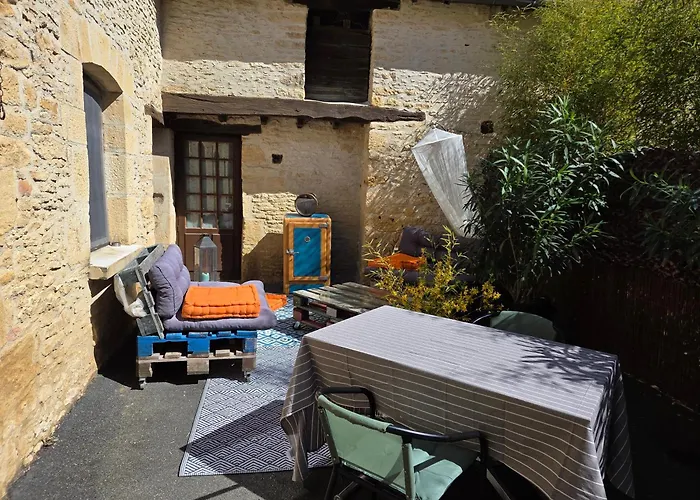 Talia Hébergement de vacances Saint-Crépin-et-Carlucet